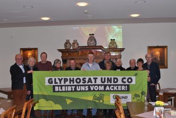 Bei der Jahreshauptversammlung des BUND Warendorf gab es einen Vortrag zu "Glyphosat und Co - Bleib uns vom Acker!"